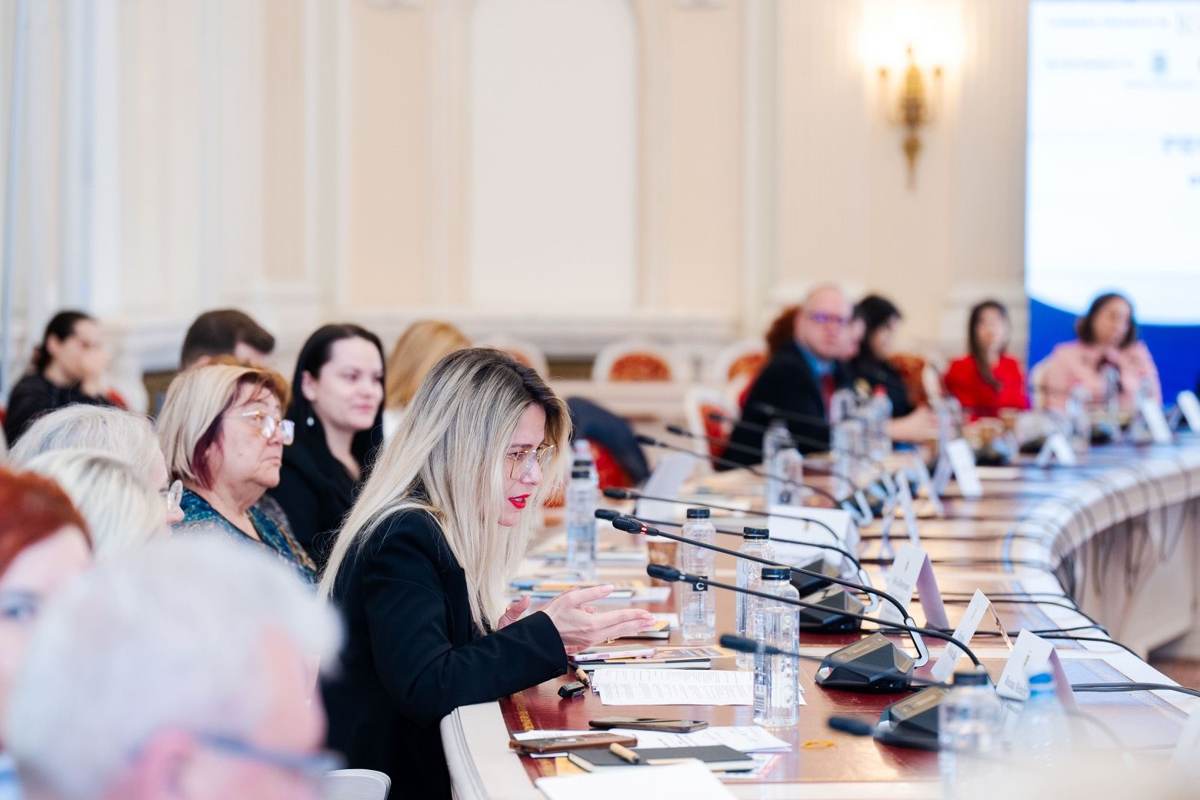 Masă rotundă la Senatul României