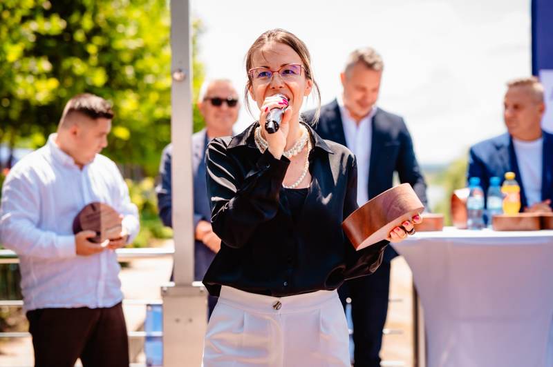 Video: Florentina ca MC